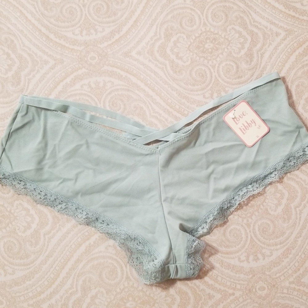 XL Strapy and lacy panty